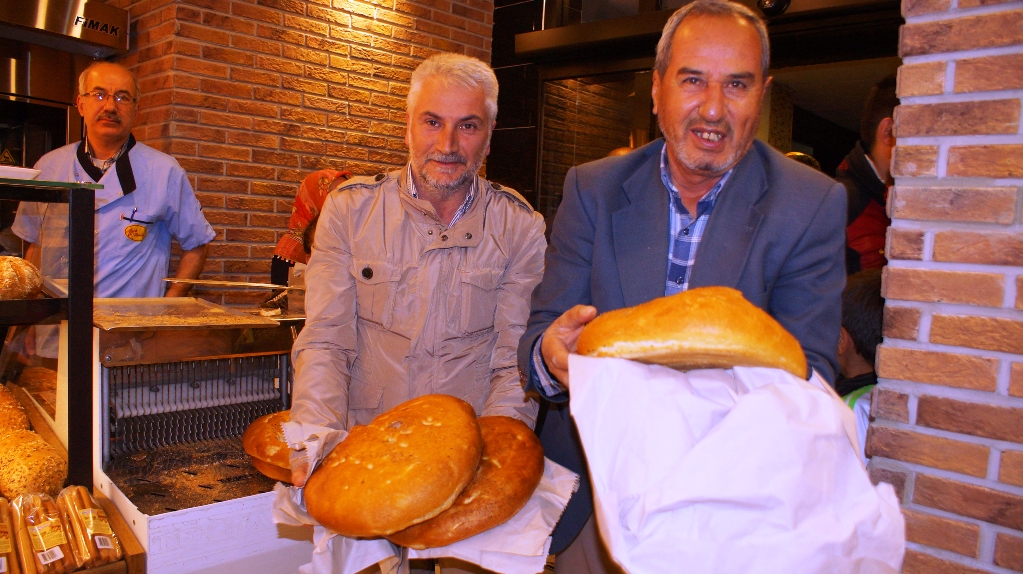 Dünyaca Ünlü Meşhur Sütlü Pide İpek Ekmek’te