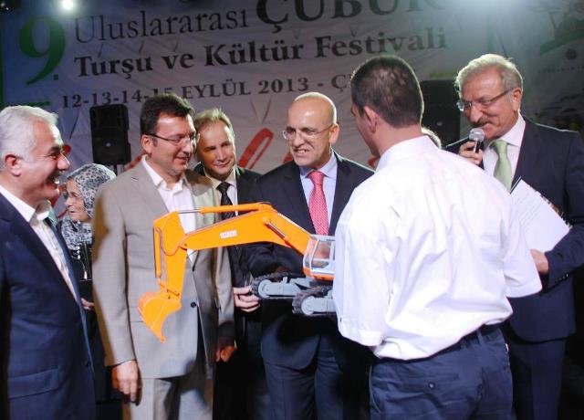 bakan-mehmet-simsek-cubuk-tursu-festivali4.jpg