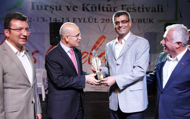 bakan-mehmet-simsek-cubuk-tursu-festivali5.jpg